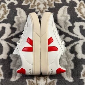 WOMANS VEJA CAMPO CANVAS WHITE PEKIN SIZE 8